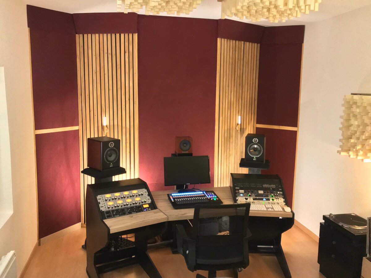 La cabine de mixage du studio